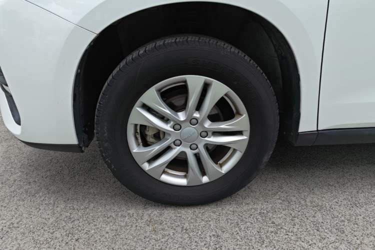 Used Haval M6 2019 1.5T Manual Two-Wheel Drive Elite Version China VI Standard Left Front Wheel Hub