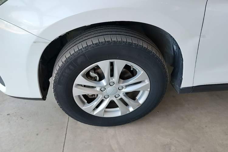Used Haval M6 2019 1.5T DCT Two-Wheel Drive Value Edition China VI Standard Left Front Wheel Hub