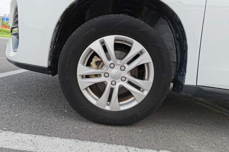 Used Haval M6 2019 1.5T Manual Two-Wheel Drive Elite Version China VI Standard Left Front Wheel Hub