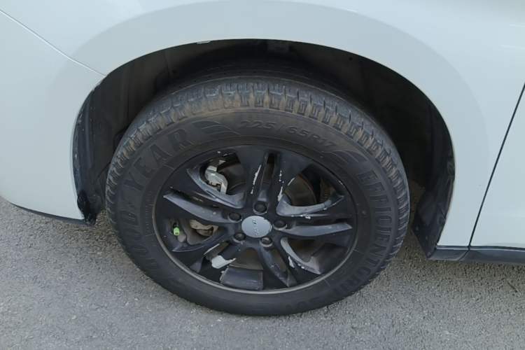 Used Haval M6 2019 1.5T Manual Two-Wheel Drive Elite Version China VI Standard Left Front Wheel Hub