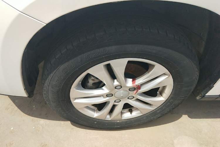 Used Haval M6 2019 1.5T Manual Two-Wheel Drive Elite Version China VI Standard Left Front Wheel Hub