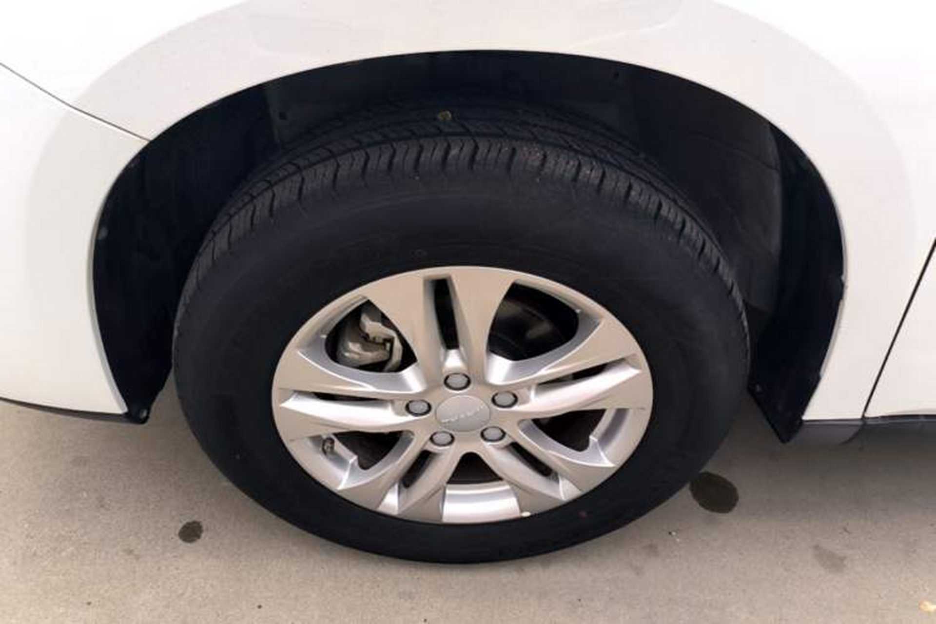 Used Haval M6 2019 1.5T Manual Two-Wheel Drive Elite Version China VI Standard Left Front Wheel Hub