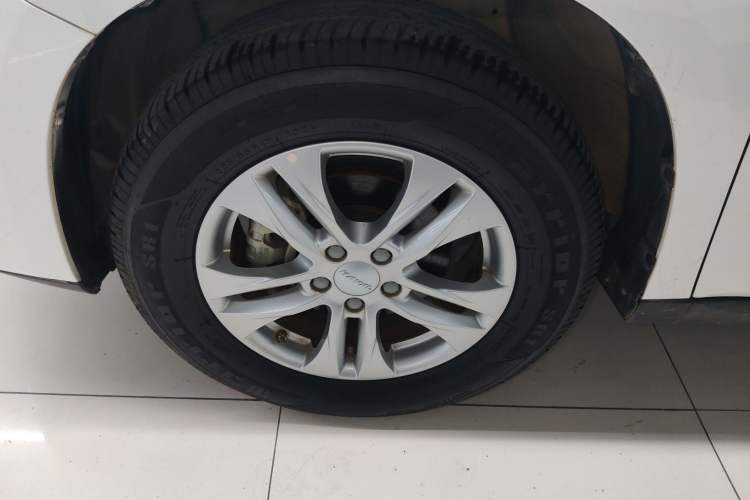 Used Haval M6 2019 1.5T DCT Two-Wheel Drive Elite Version China VI Standard Left Front Wheel Hub