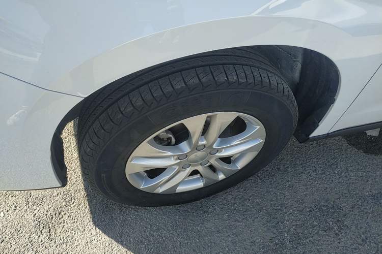 Used Haval M6 2019 1.5T DCT Two-Wheel Drive Value Edition China VI Standard Left Front Wheel Hub