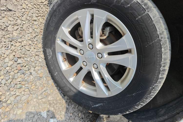 Used Haval M6 2019 1.5T DCT Two-Wheel Drive Value Edition China VI Standard Left Front Wheel Hub