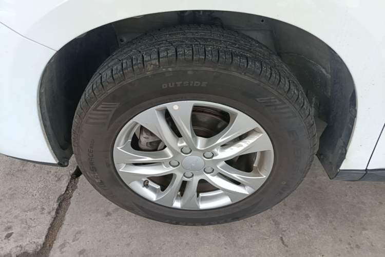 Used Haval M6 2019 1.5T DCT Two-Wheel Drive Value Edition China VI Standard Left Front Wheel Hub