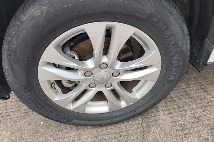Used Haval M6 2019 1.5T Manual Two-Wheel Drive Elite Version China VI Standard Left Front Wheel Hub