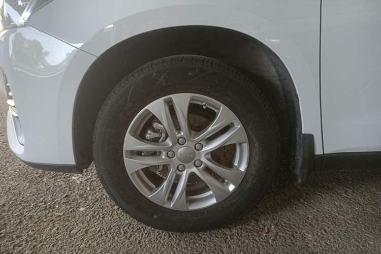 Used Haval M6 2019 1.5T DCT Two-Wheel Drive Elite Version China VI Standard Left Front Wheel Hub