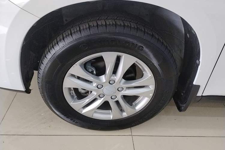Used Haval M6 2019 1.5T DCT Two-Wheel Drive Value Edition China VI Standard Left Front Wheel Hub