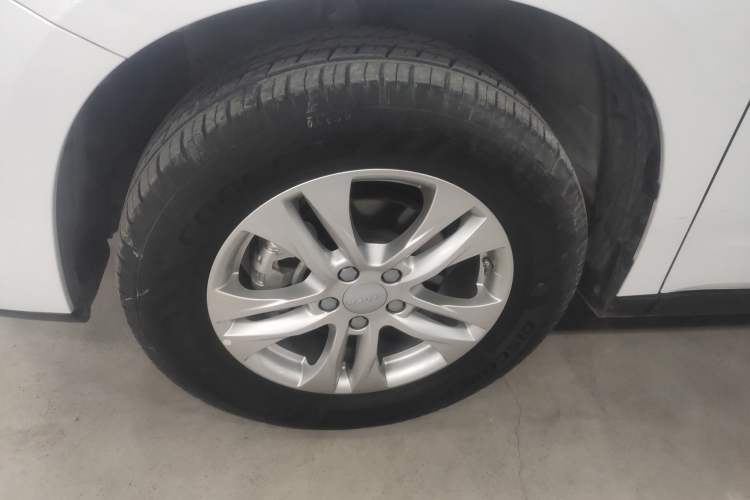 Used Haval M6 2019 1.5T DCT Two-Wheel Drive Value Edition China VI Standard Left Front Wheel Hub