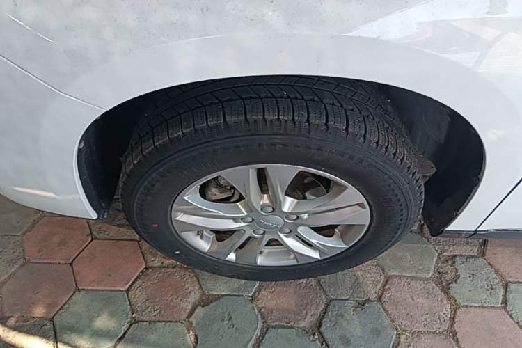 Used Haval M6 2019 1.5T Manual Two-Wheel Drive Elite Version China VI Standard Left Front Wheel Hub