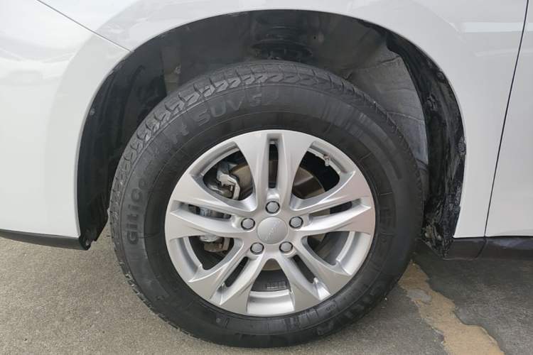 Used Haval M6 2019 1.5T DCT Two-Wheel Drive Elite Version China VI Standard Left Front Wheel Hub
