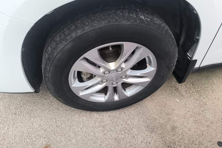 Used Haval M6 2019 1.5T DCT Two-Wheel Drive Value Edition China VI Standard Left Front Wheel Hub