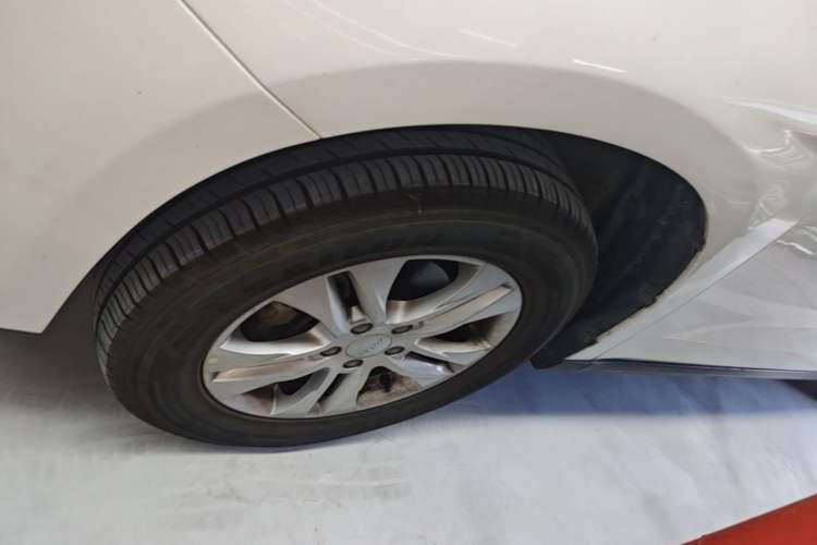 Used Haval M6 2019 1.5T Manual Two-Wheel Drive Elite Version China VI Standard Left Front Wheel Hub