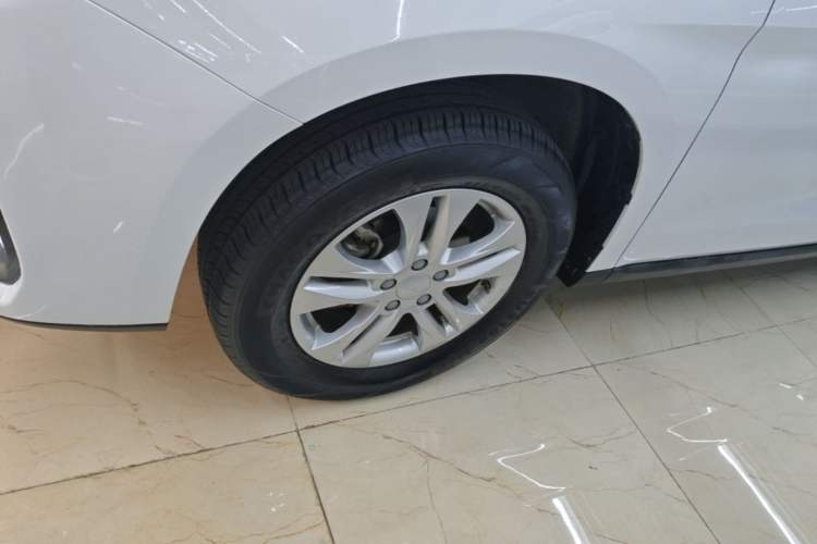 Used Haval M6 2019 1.5T DCT Two-Wheel Drive Elite Version China V Standard Left Front Wheel Hub