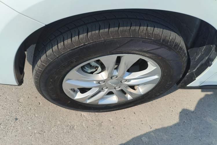 Used Haval M6 2019 1.5T DCT Two-Wheel Drive Value Edition China VI Standard Left Front Wheel Hub
