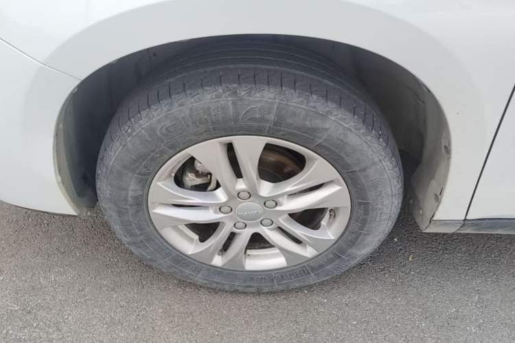 Used Haval M6 2019 1.5T DCT Two-Wheel Drive Value Edition China VI Standard Left Front Wheel Hub