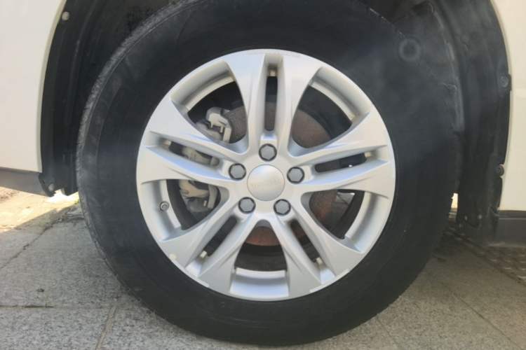 Used Haval M6 2019 1.5T DCT Two-Wheel Drive Elite Version China VI Standard Left Front Wheel Hub