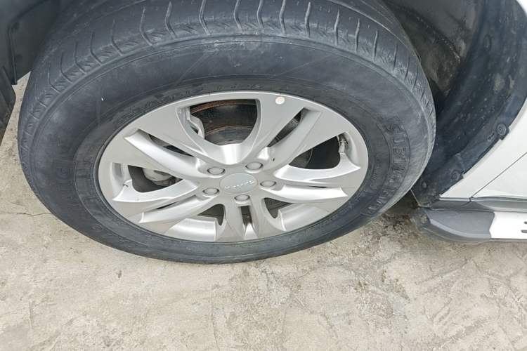 Used Haval M6 2019 1.5T Manual Two-Wheel Drive Urban Version China VI Standard Left Front Wheel Hub