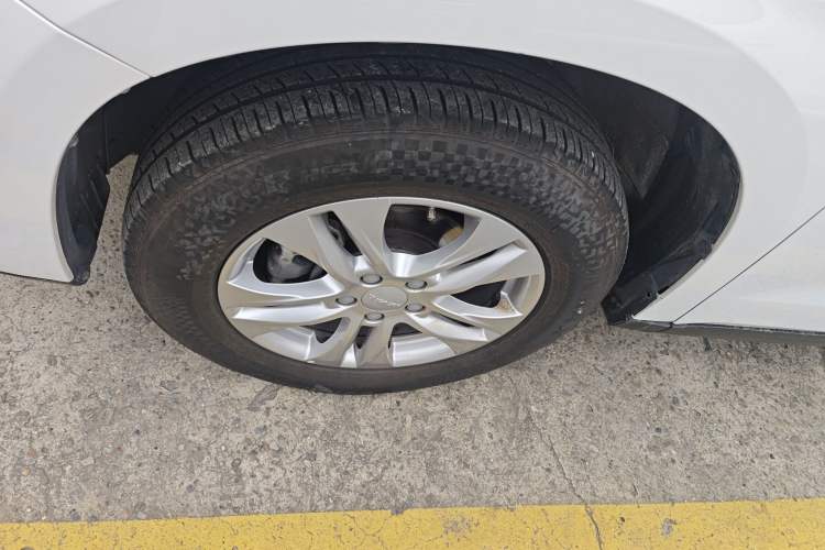 Used Haval M6 2019 1.5T DCT Two-Wheel Drive Value Edition China VI Standard Left Front Wheel Hub