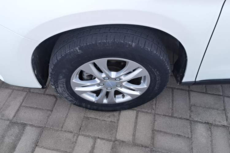 Used Haval M6 2019 1.5T Manual Two-Wheel Drive Urban Version China VI Standard Left Front Wheel Hub
