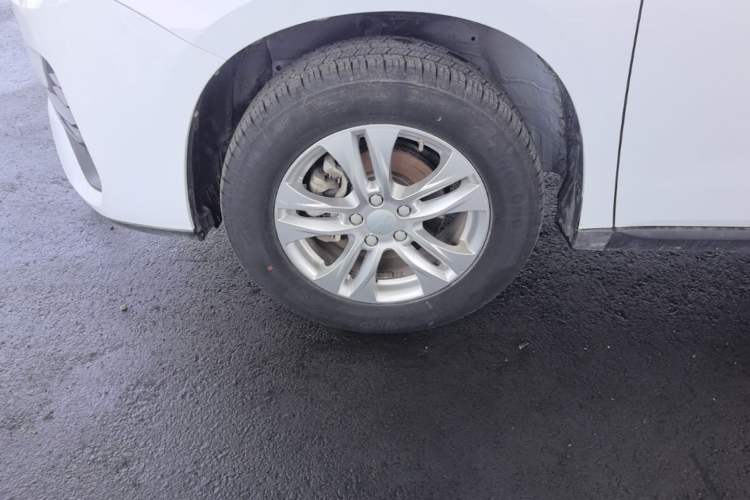 Used Haval M6 2019 1.5T DCT Two-Wheel Drive Value Edition China VI Standard Left Front Wheel Hub