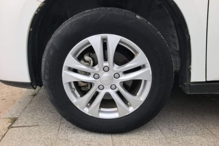 Used Haval M6 2019 1.5T DCT Two-Wheel Drive Elite Version China VI Standard Left Front Wheel Hub