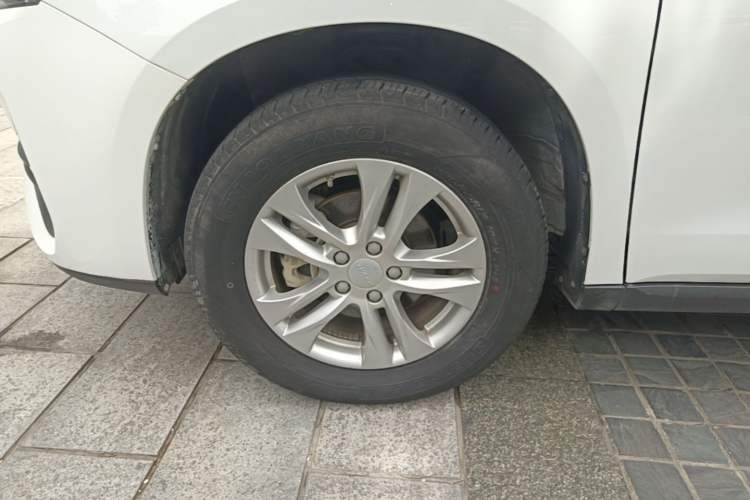 Used Haval M6 2019 1.5T DCT Two-Wheel Drive Elite Version China VI Standard Left Front Wheel Hub