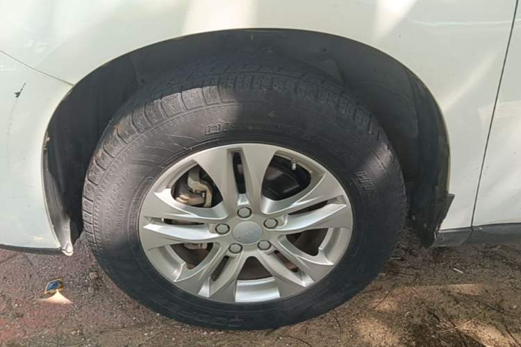 Used Haval M6 2019 1.5T Manual Two-Wheel Drive Elite Version China VI Standard Left Front Wheel Hub