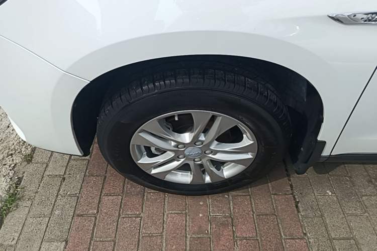 Used Haval M6 2019 1.5T Manual Two-Wheel Drive Elite Version China V Standard Left Front Wheel Hub