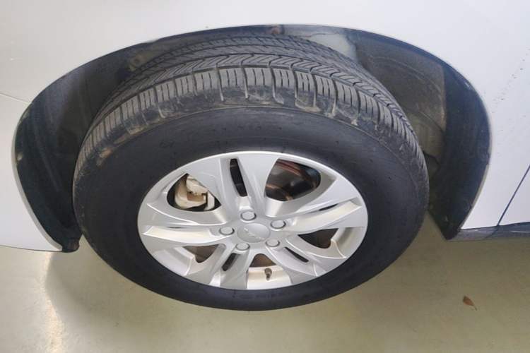 Used Haval M6 2019 1.5T DCT Two-Wheel Drive Value Edition China VI Standard Left Front Wheel Hub
