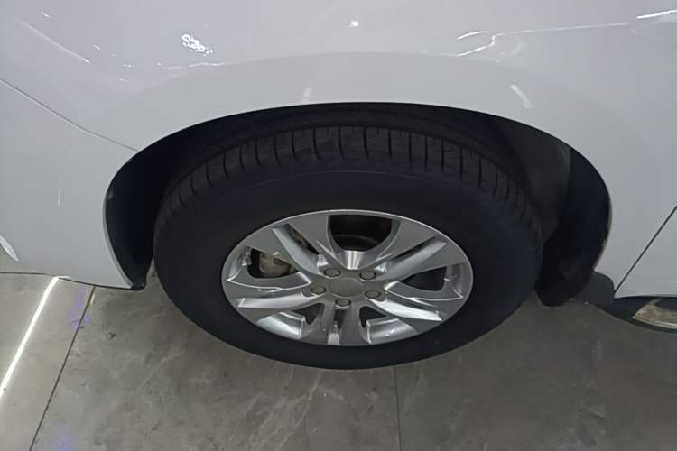 Used Haval M6 2019 1.5T DCT Two-Wheel Drive Elite Version China VI Standard Left Front Wheel Hub