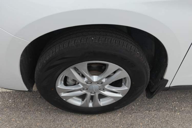 Used Haval M6 2019 1.5T DCT Two-Wheel Drive Elite Version China VI Standard Left Front Wheel Hub