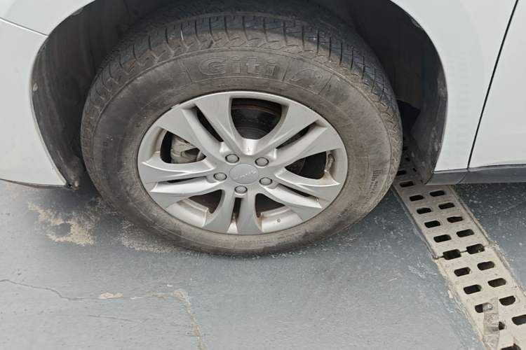 Used Haval M6 2019 1.5T Manual Two-Wheel Drive Elite Version China VI Standard Left Front Wheel Hub