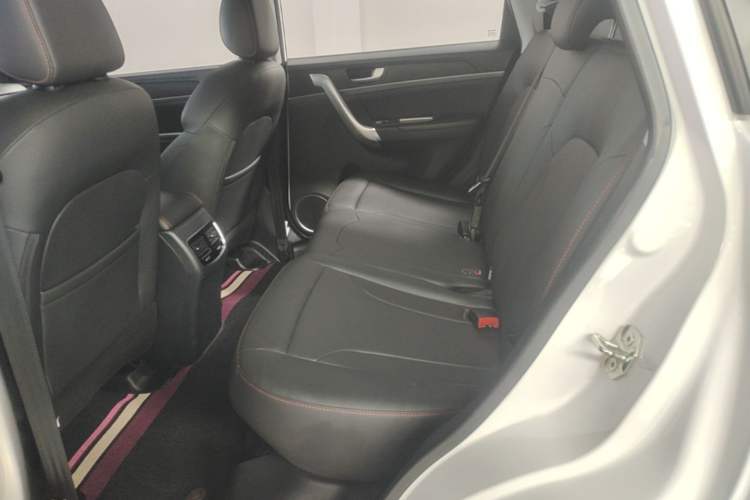 Used Haval M6 2019 1.5T DCT Two-Wheel Drive Value Edition China VI Standard Left Rear Seat
