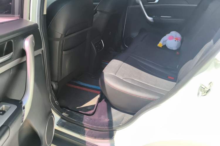 Used Haval M6 2019 1.5T DCT Two-Wheel Drive Elite Version China VI Standard Left Rear Seat