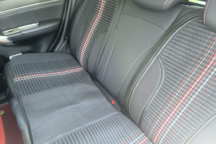 Used Haval M6 2019 1.5T DCT Two-Wheel Drive Value Edition China VI Standard Left Rear Seat