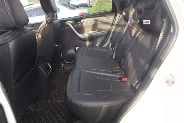 Used Haval M6 2019 1.5T DCT Two-Wheel Drive Elite Version China VI Standard Left Rear Seat