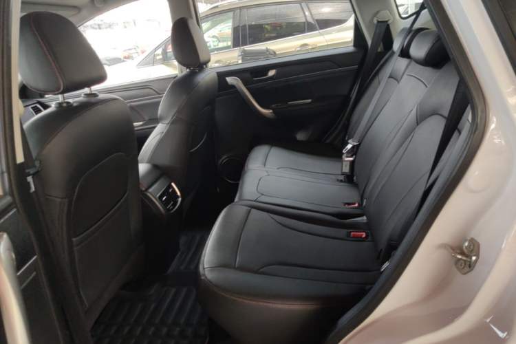 Used Haval M6 2019 1.5T DCT Two-Wheel Drive Elite Version China VI Standard Left Rear Seat