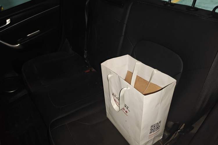 Used Haval M6 2019 1.5T Manual Two-Wheel Drive Elite Version China VI Standard Left Rear Seat