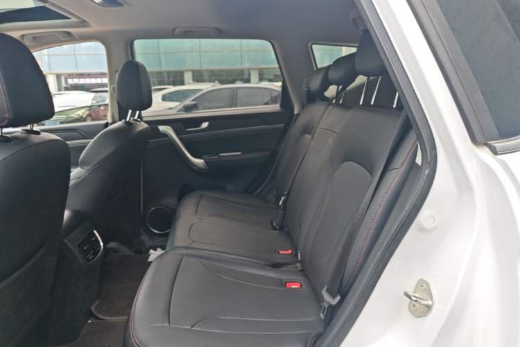 Used Haval M6 2019 1.5T Manual Two-Wheel Drive Elite Version China VI Standard Left Rear Seat