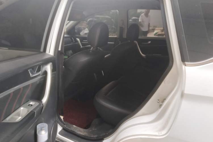 Used Haval M6 2019 1.5T DCT Two-Wheel Drive Elite Version China VI Standard Left Rear Seat