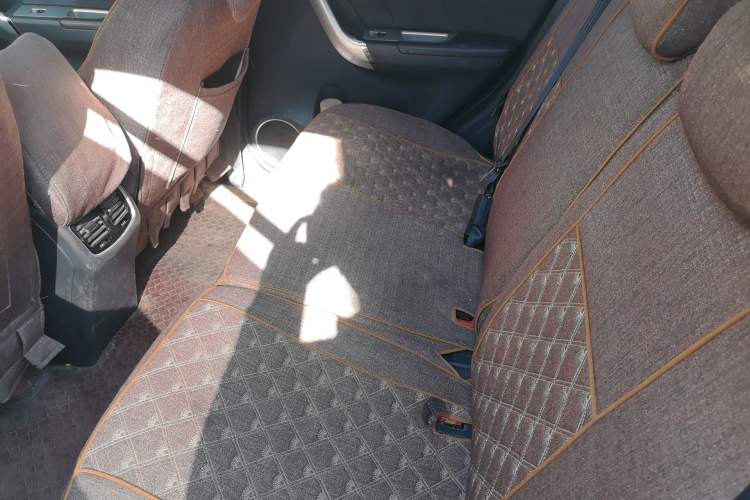 Used Haval M6 2019 1.5T DCT Two-Wheel Drive Elite Version China VI Standard Left Rear Seat