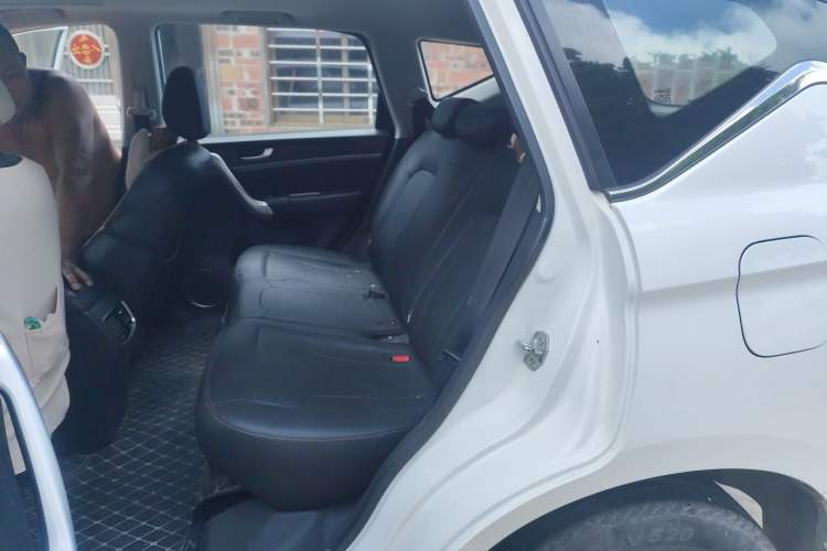 Used Haval M6 2019 1.5T DCT Two-Wheel Drive Elite Version China VI Standard Left Rear Seat