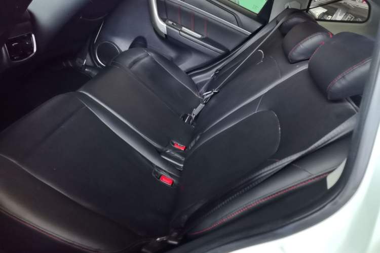 Used Haval M6 2019 1.5T DCT Two-Wheel Drive Urban Version China VI Standard Left Rear Seat