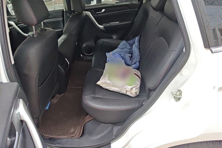 Used Haval M6 2019 1.5T DCT Two-Wheel Drive Elite Version China VI Standard Left Rear Seat