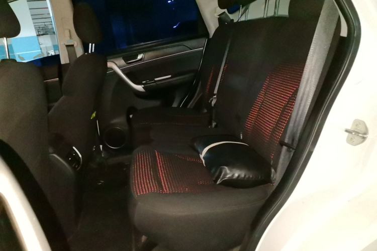 Used Haval M6 2019 1.5T Manual Two-Wheel Drive Urban Version China VI Standard Left Rear Seat