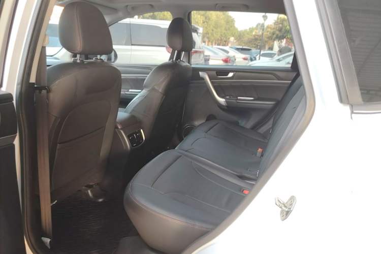Used Haval M6 2019 1.5T DCT Two-Wheel Drive Elite Version China VI Standard Left Rear Seat