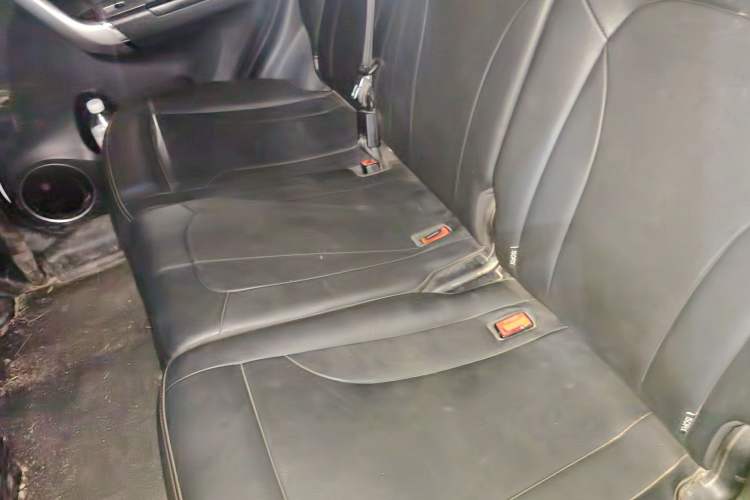 Used Haval M6 2019 1.5T Manual Two-Wheel Drive Elite Version China VI Standard Left Rear Seat
