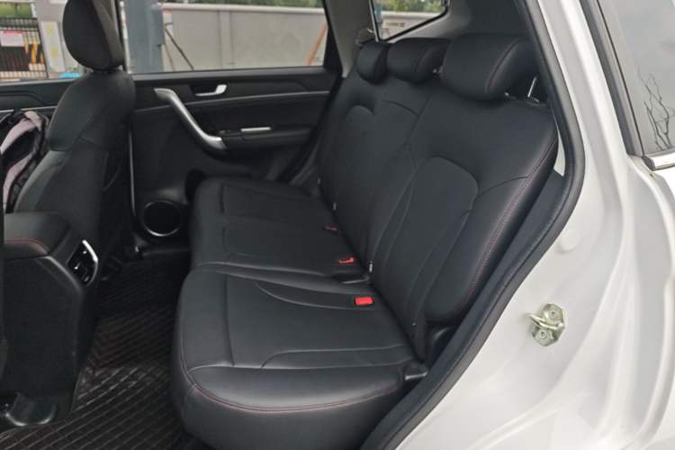 Used Haval M6 2019 1.5T DCT Two-Wheel Drive Value Edition China VI Standard Left Rear Seat